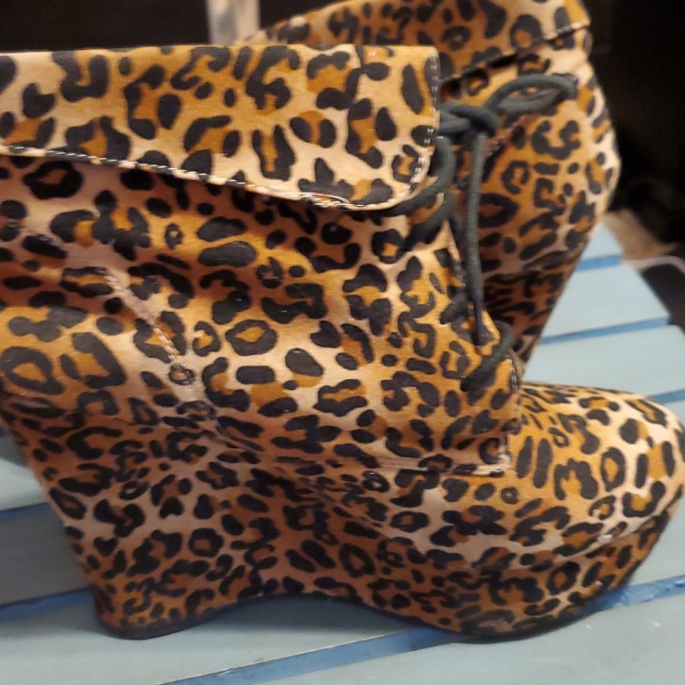 Leopard Wedges - Picture 6 of 7